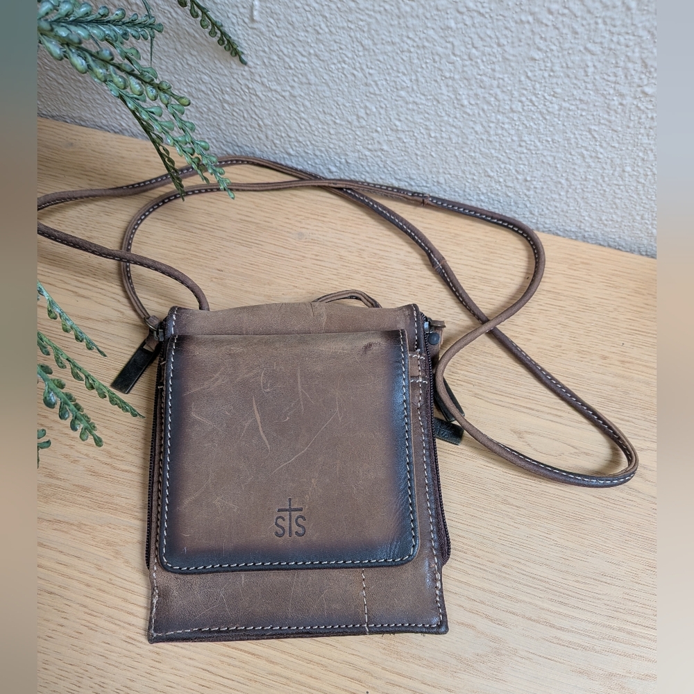 STS Ranchwear Baroness Euro Full Grain Leather Crossbody Organizer Bag Purse